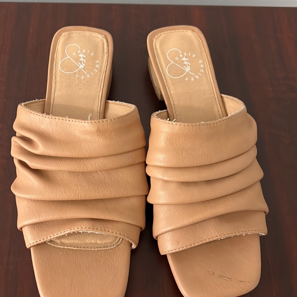 Shoes - Picture 2 of 4